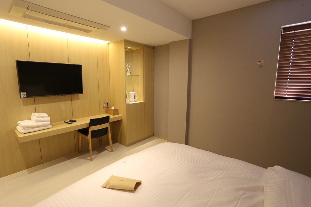 Suwon Top Cloud Hotel Exterior foto