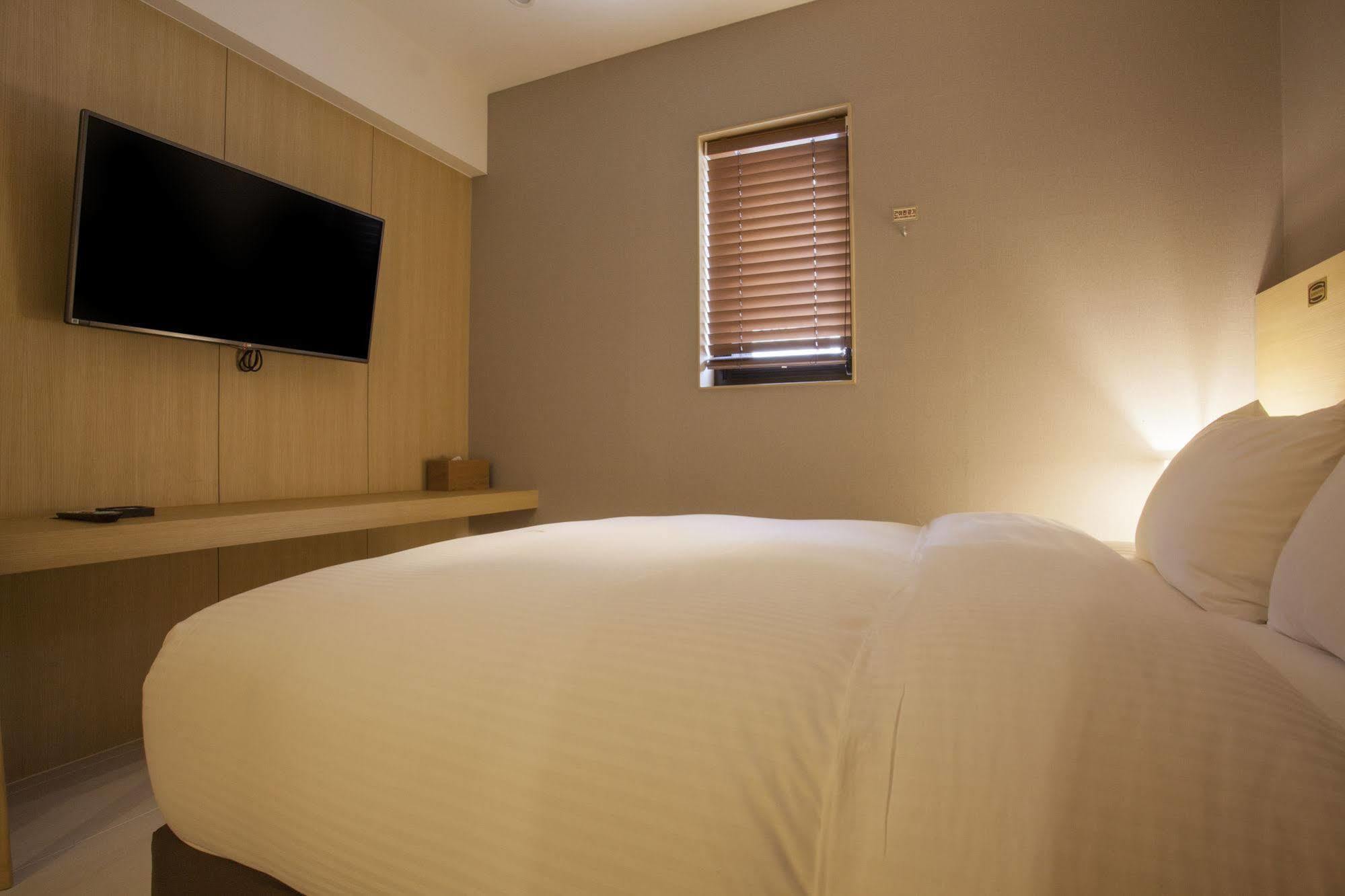 Suwon Top Cloud Hotel Exterior foto